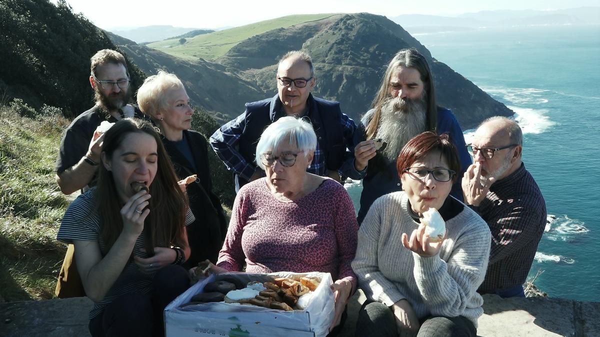 A sus 80 años, Pilar disfruta de una bonita etapa rodeada de gente querida y con muchas inquietudes artísticas y culturales