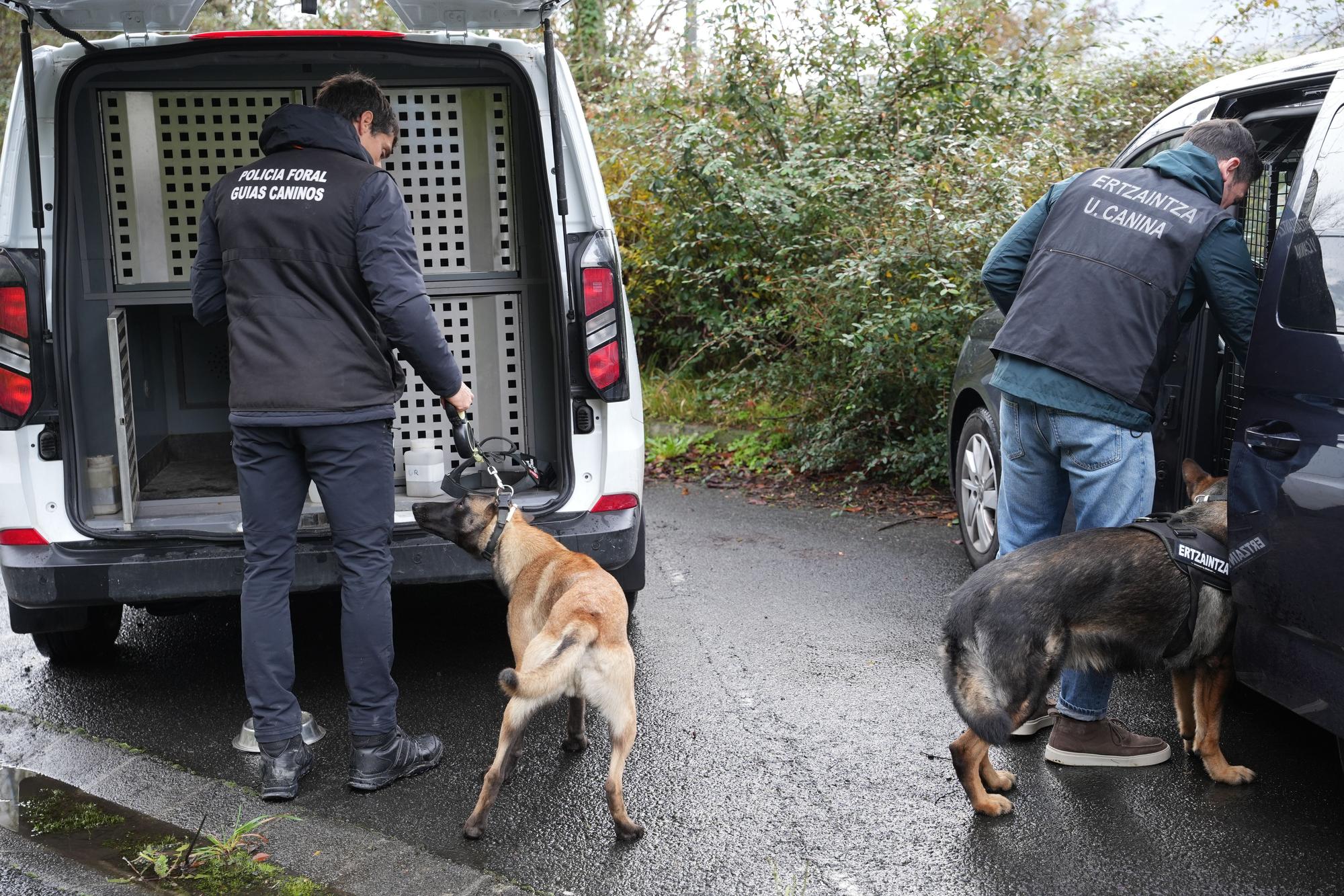 Una formación con el Grupo de Guías Caninos de la Policía Foral de Navarra en diciembre de 2025.