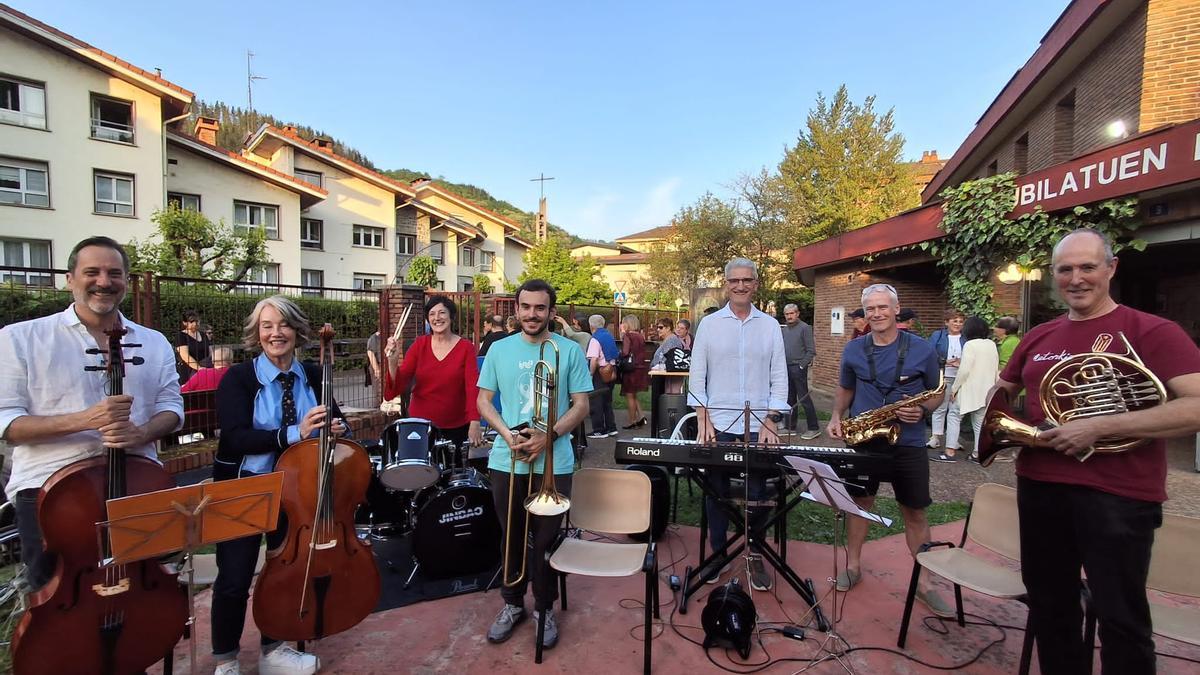 El alumnado adulto en su actuación en el hogar San Joxepe.