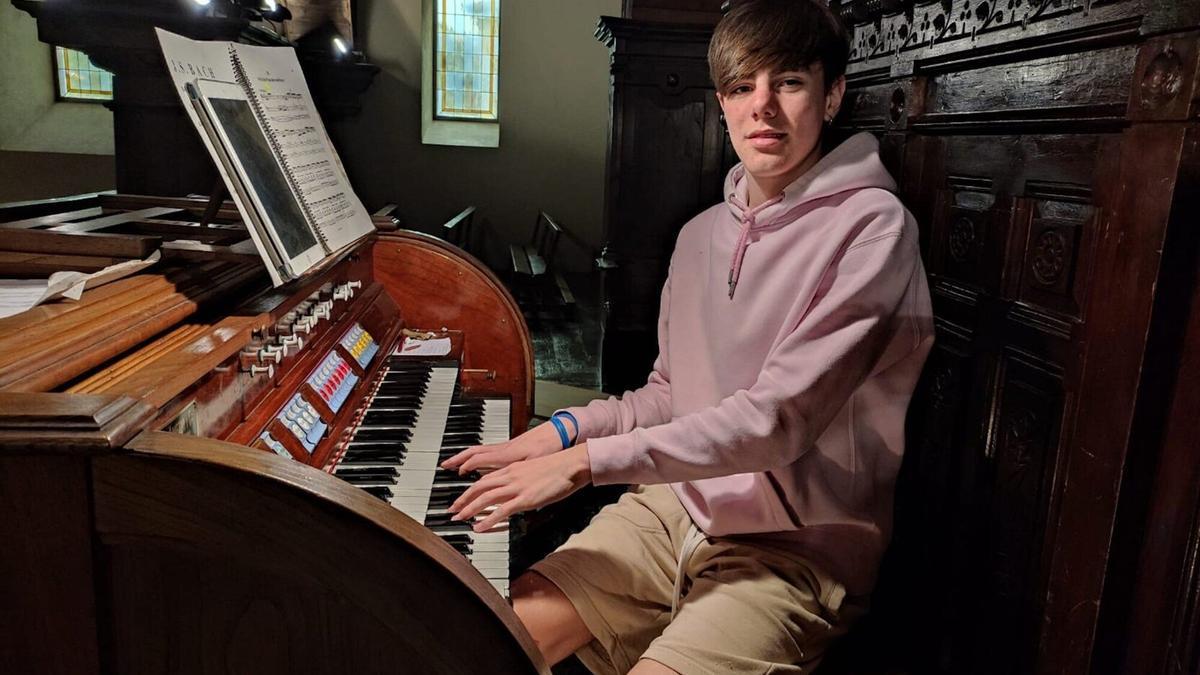 El organista Oier Gastón hace unos años.
