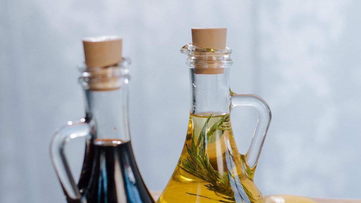 La eficacia del aceite de oliva u otros remedios naturales es nula o no está demostrada.