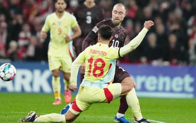 Martin Zubimendi, en el encuentro ante Dinamarca del pasado viernes. / MADS CLAUS RASMUSSEN