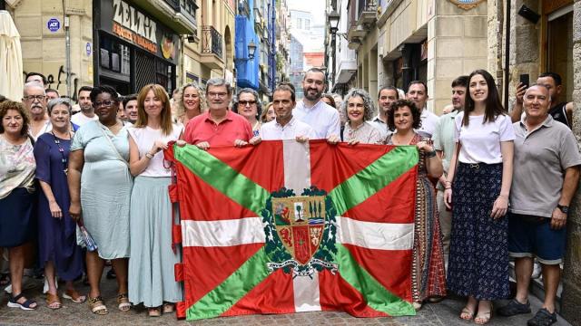 Homenaje a la ikurriña celebrado por el PNV hoy en Bilbao.