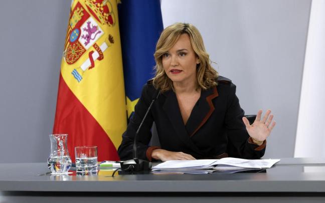 La portavoz del Gobierno español, Pilar Alegría, durante la rueda de prensa tras el Consejo de Ministros en La Moncloa.
