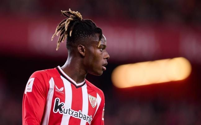 Nico Williams en un partido con Athletic