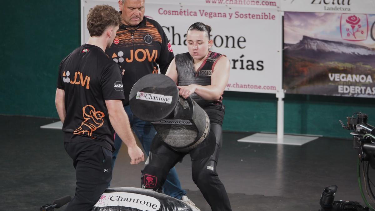 La azpeitiarra Olaia Esnaola se hizo con el tercer puesto en el encuentro que tuvo como marco al frontón Gurea.