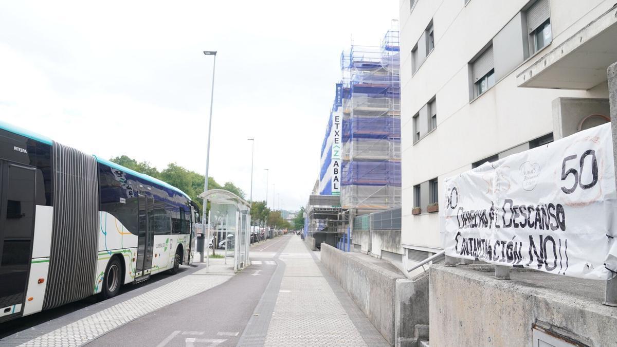 Imagen de archivo de la parada de Lurraldebus en el paseo Federico García Lorca