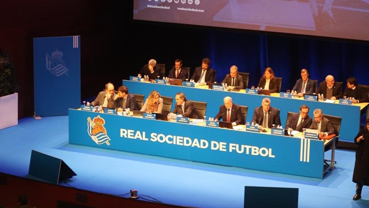 Junta de accionistas de la Real Sociedad. / IKER AZURMENDI