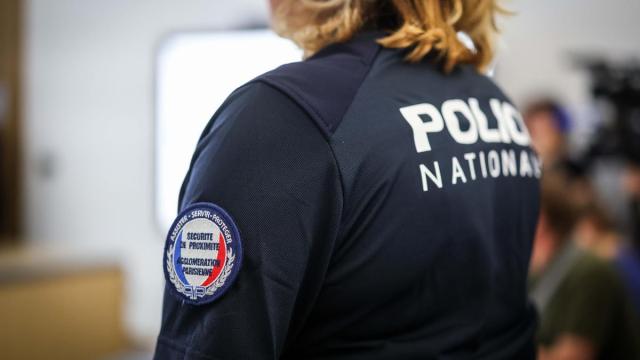 Agente de policía francesa.