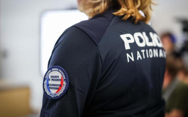 Agente de policía francesa.