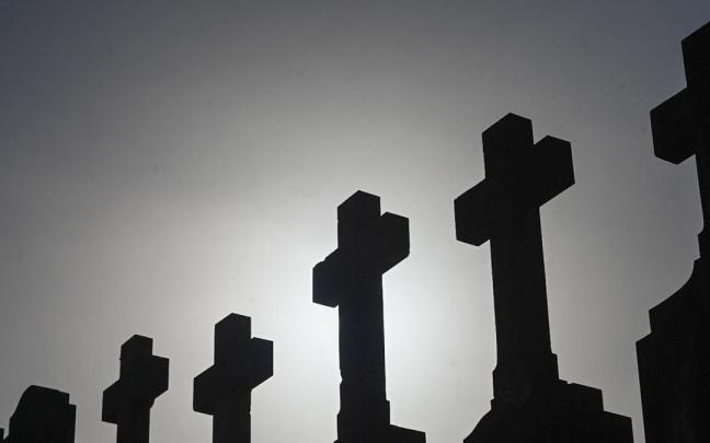 Cruces en un cementerio.
