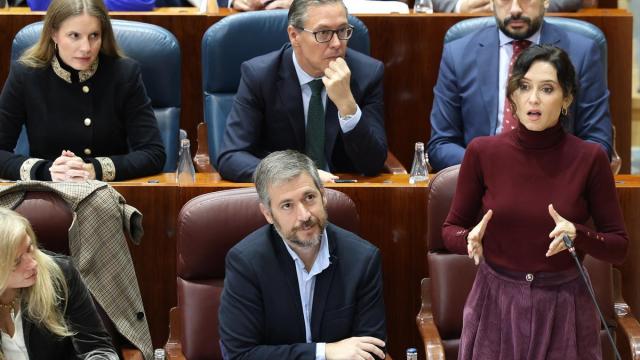La presidenta de la Comunidad de Madrid, Isabel Díaz Ayuso, durante un pleno en la Asamblea de Madrid, a 13 de noviembre de 2025.