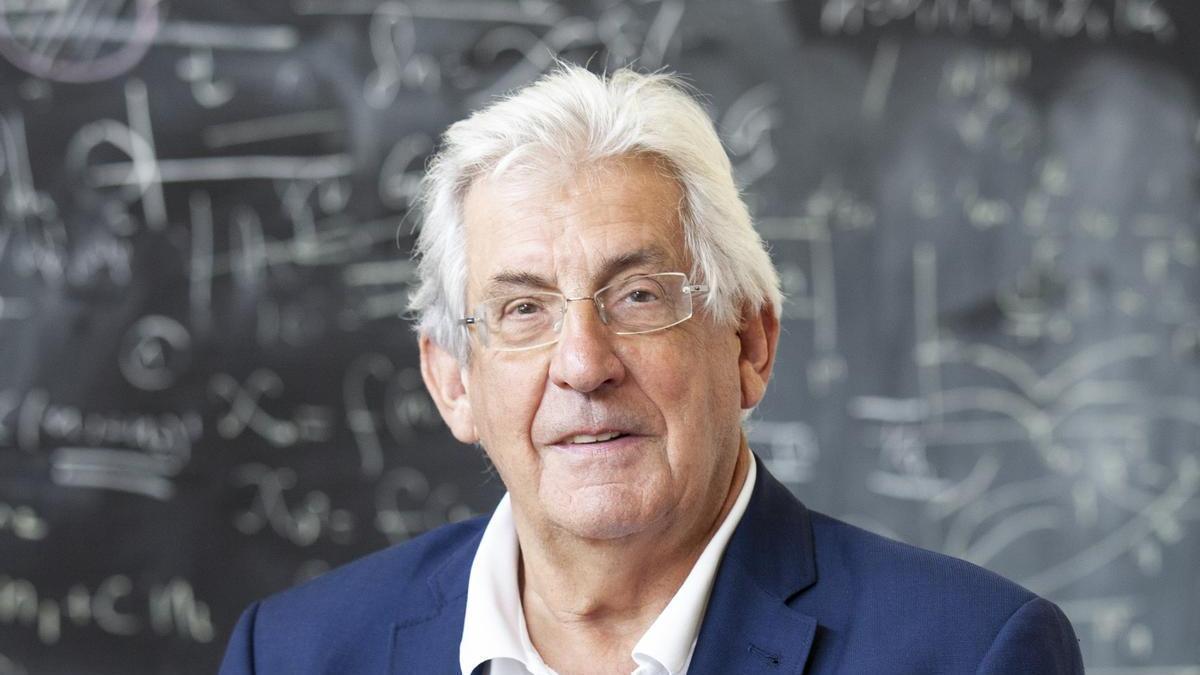 El catedrático de física Pedro Miguel Etxenike.