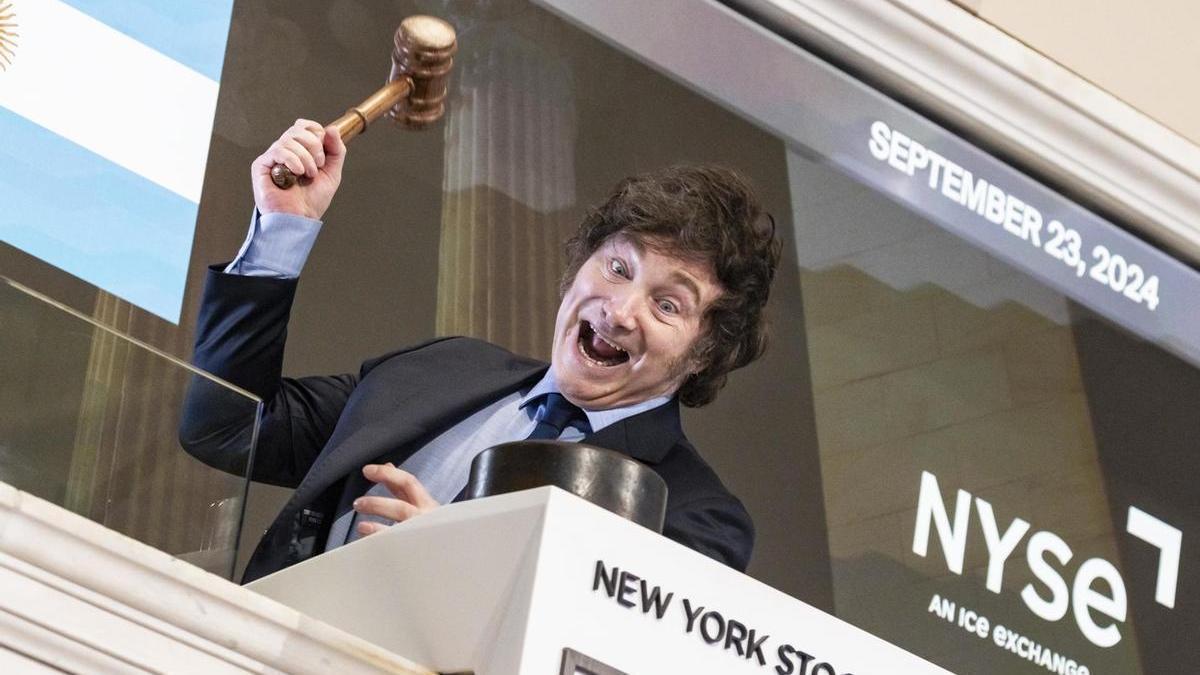 Javier Milei protagoniza el toque de campana en Wall Street.