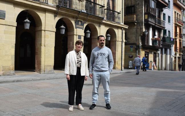 La alcaldesa y el concejal de Servicios Sociales