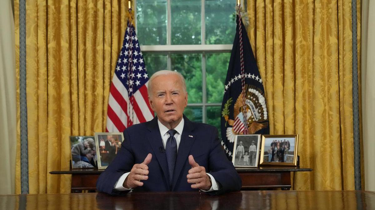 Joe Biden ofrece un discurso desde el despacho Oval de la Casa Blanca tras el ataque a Trump.