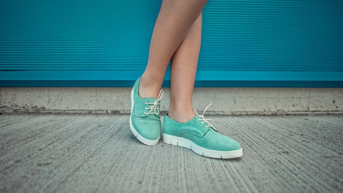 Zapato plano casual.