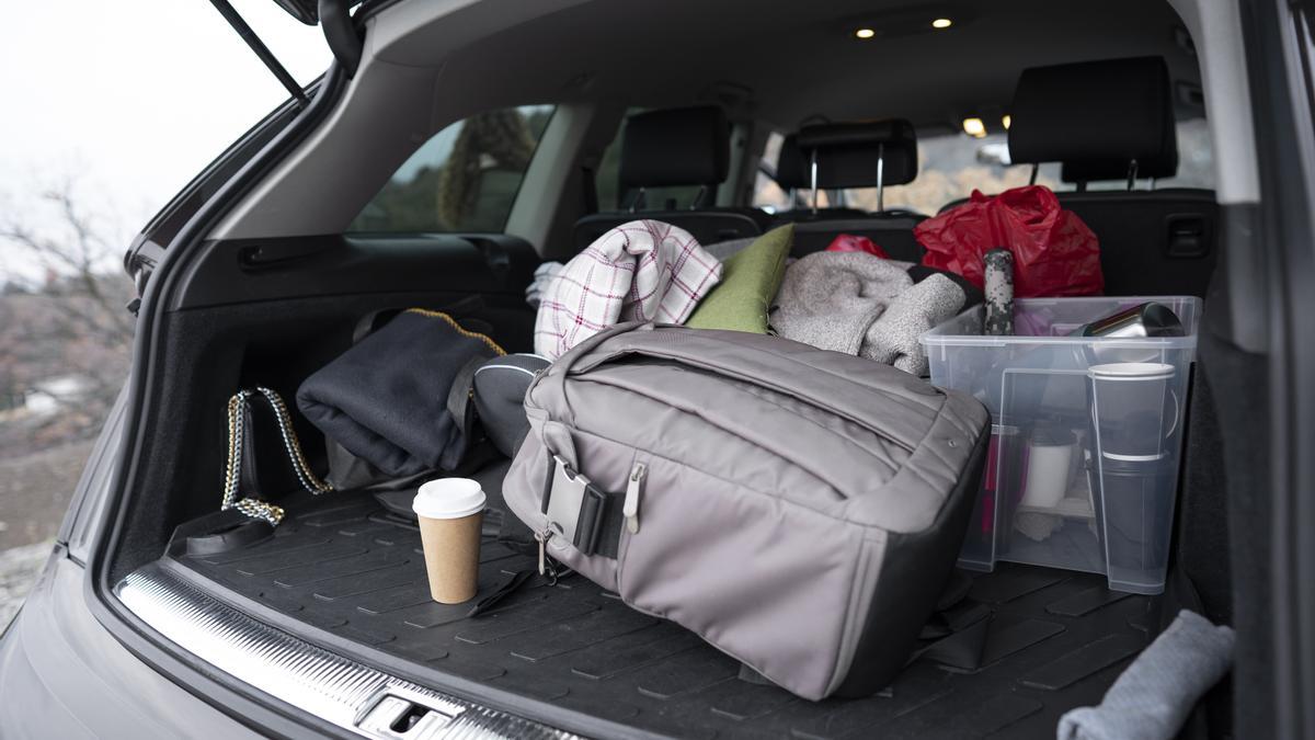 Se debe colocar el equipaje de forma adecuada para no perjudicar al vehículo.