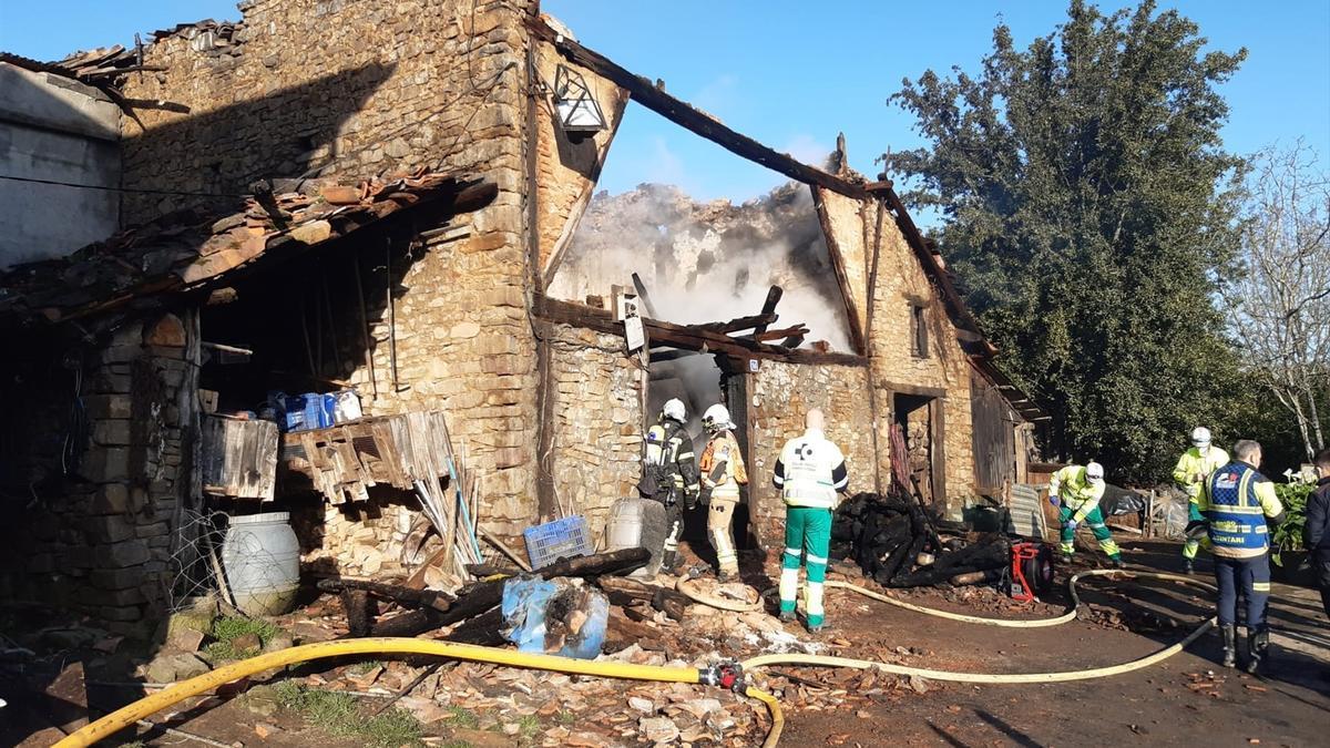 Caserío de Okondo en el que murieron tres hermanos octogenarios.