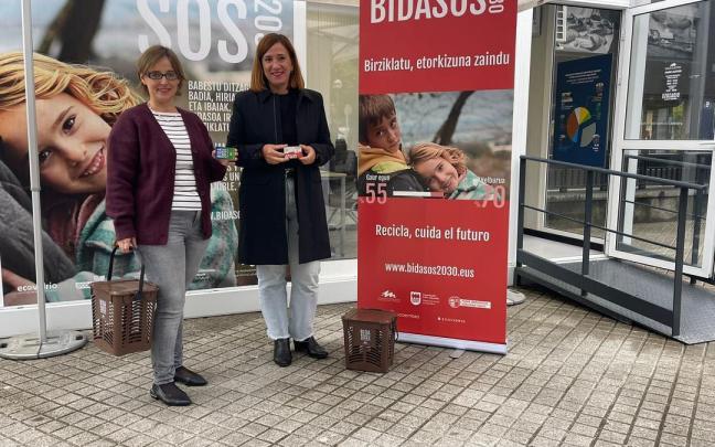 Leire Zubitur y Cristina Laborda esta mañana durante la presentación de la campaña.