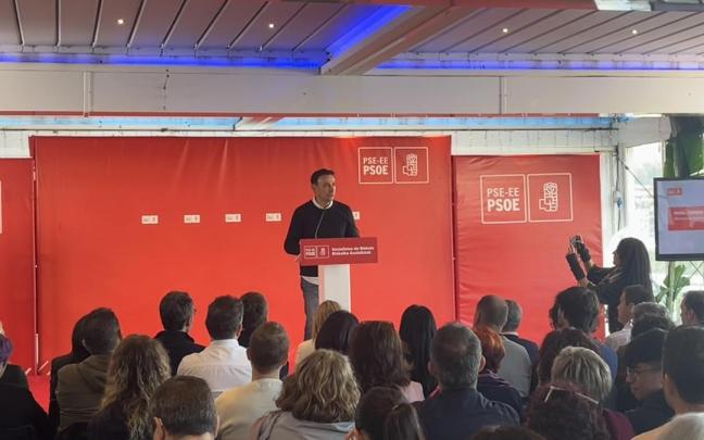 Mikel Torres en su intervención.