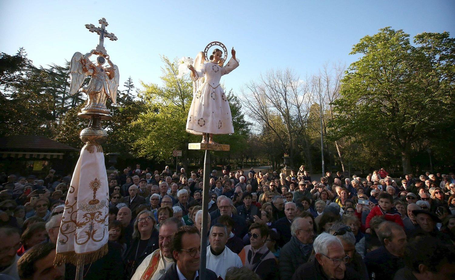 Llegada del Ángel de Aralar a Pamplona JAVIER BERGASA