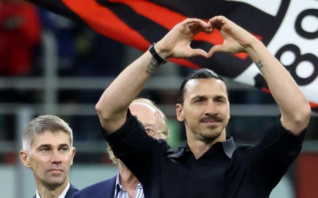 Zlatan Ibrahimovic, en su despedida del Milan.