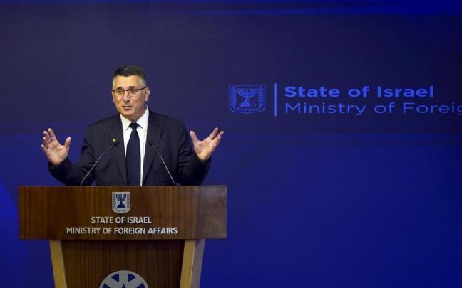El ministro de Exteriores israelí, Gideon Saar, durante la rueda de prensa. / EFE El ministro de Exteriores israelí, Gideon Saar, durante la rueda de prensa.