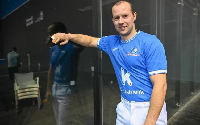 Aitor Elordi posa en el Atano III de Donostia.