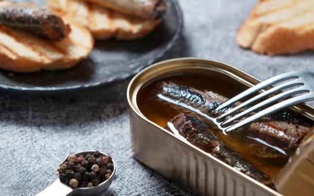 Las conservas son una buena alternativa para preparar una comida rápida y sana.