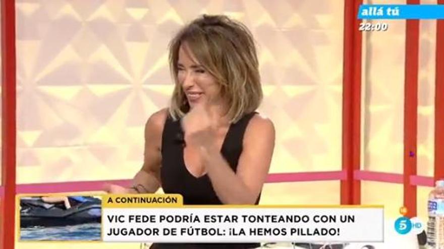 María Patiño sufre un ataque de risa que se vuelve viral en 'Socialité'