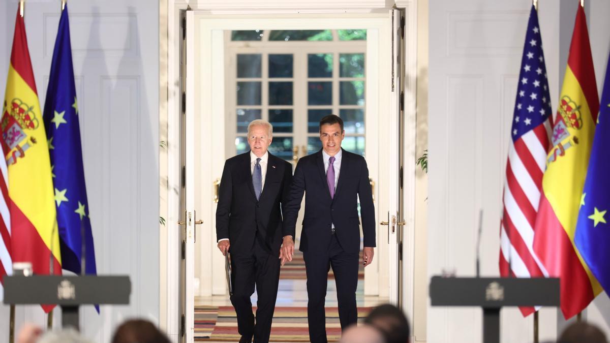 Pedro Sánchez junto a Joe Biden en la Moncloa.