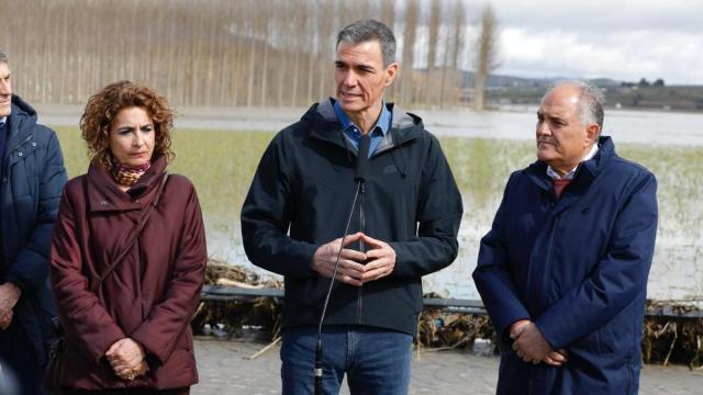 El presidente del Gobierno español, Pedro Sánchez, en una visita a Huétor Tájar (Granada) por el paso de borrascas.