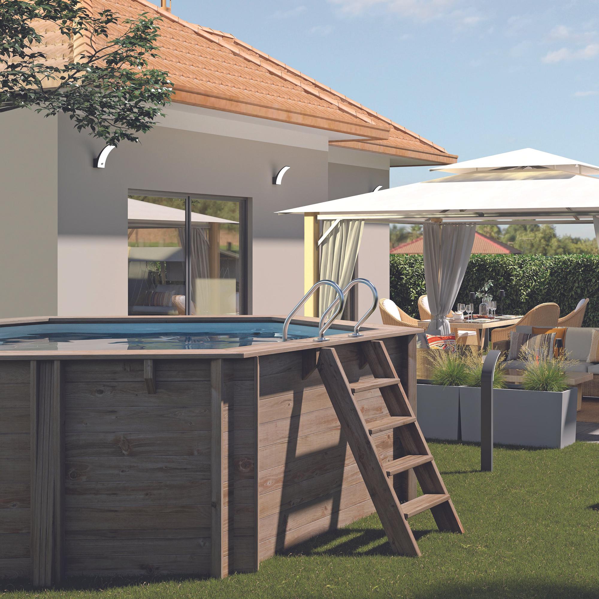 Piscina desmontable de madera.