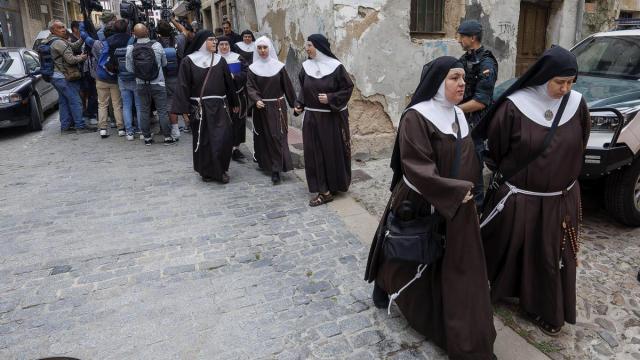 Las exmonjas de Belorado acuden al juicio para un posible desahucio / EFE Las exmonjas de Belorado acuden al juicio para un posible desahucio