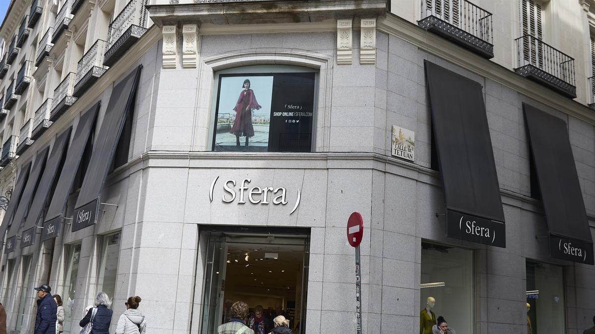 Fachada de una tienda de Sfera.