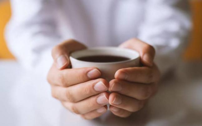 Aunque el café puede formar parte de una dieta equilibrada, superar ciertas cantidades o depender de él para rendir a lo largo del día puede ser una señal de alerta / Freepik Aunque el café puede formar parte de una dieta equilibrada, superar ciertas cantidades o depender de él para rendir a lo largo del día puede ser una señal de alerta