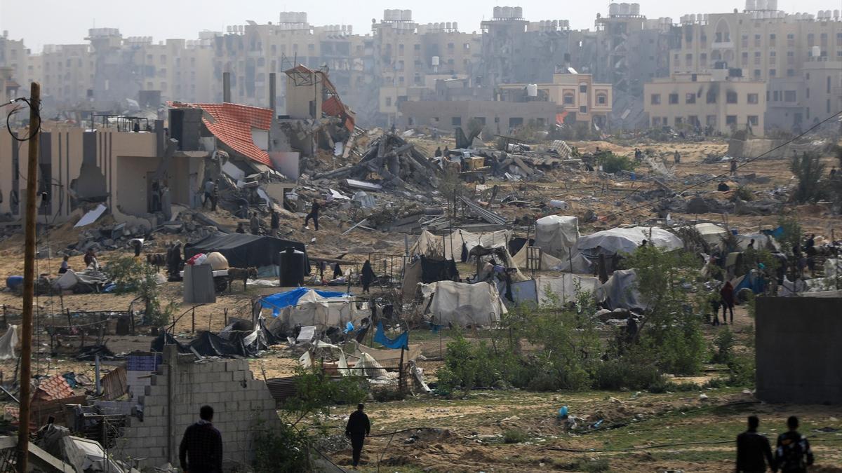 Edificios destruidos por la ofensiva del Ejército de Israel contra la ciudad de Jan Yunis, en el sur de la Franja de Gaza.