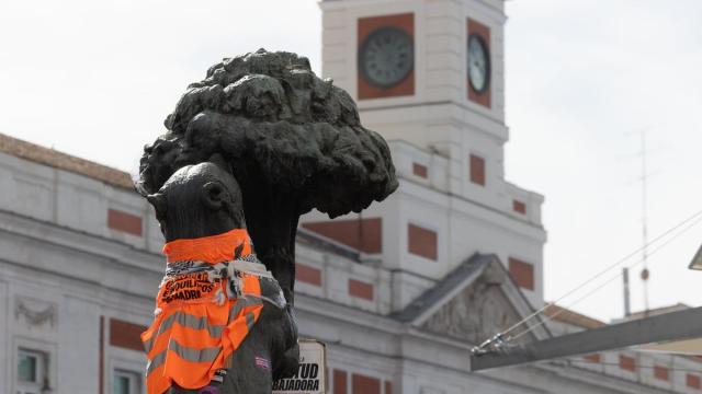 En imágenes: La acampada de Sol vive su quinta noche en auge y apunta hacia una huelga general