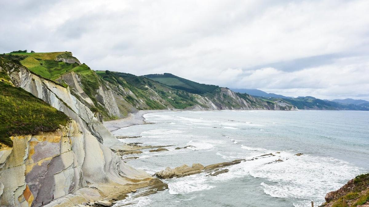 EN IMÁGENES: Así son los impresionantes parajes que podemos encontrar en los flysch de la Costa Vasca.