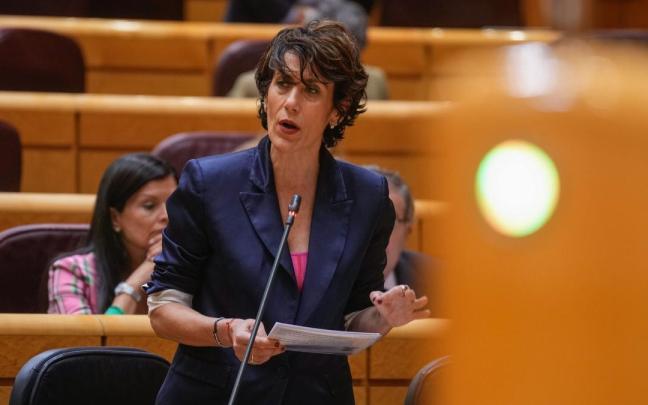 La ministra de Migraciones, Elma Saiz, en el Senado / Efe La ministra de Migraciones, Elma Saiz, en el Senado