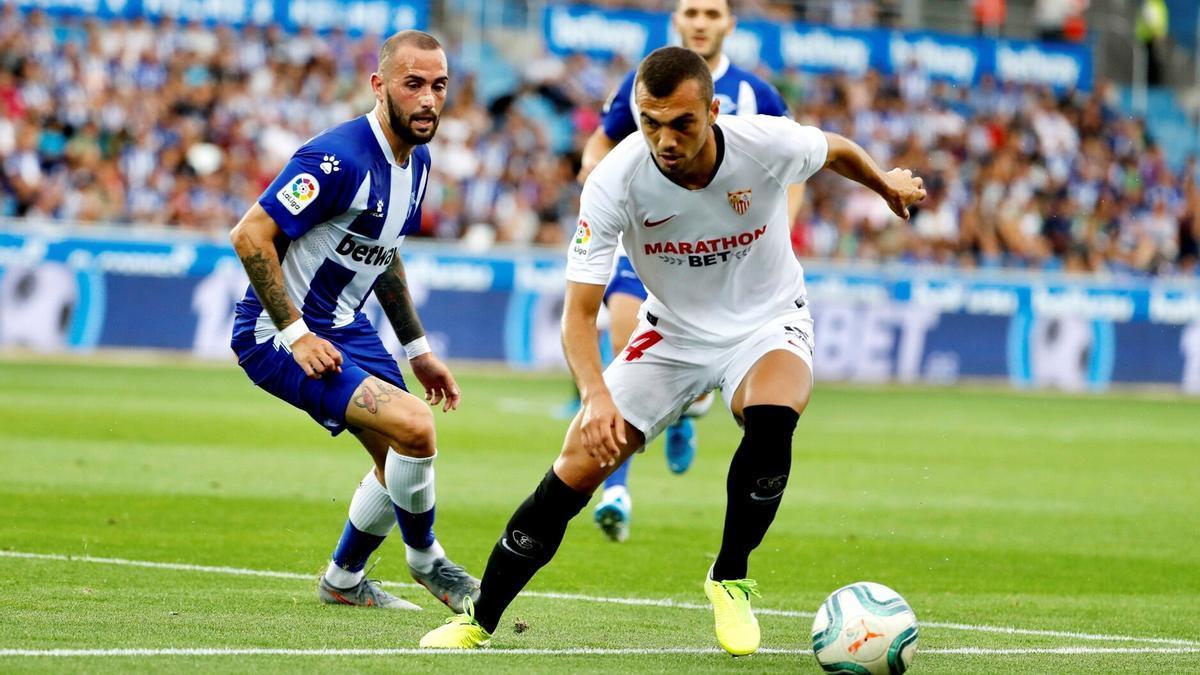 Joan Jordán durante un partido contra el Alavés. Foto: David Aguilar