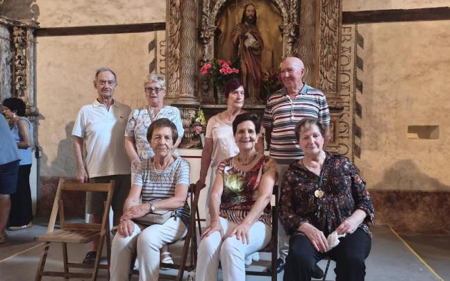 Protagonistas en el homenaje a las personas mayores de 80 años del barrio.
