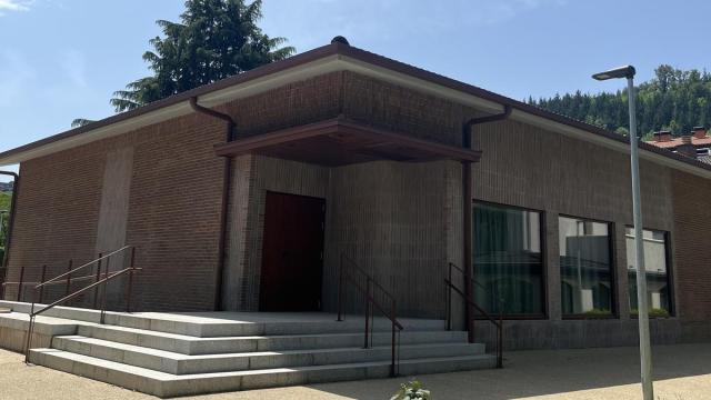Exterior de la reformada capilla, convertida en una sala de usos múltiples. / A.D. Exterior de la reformada capilla, convertida en una sala de usos múltiples.