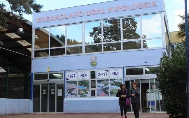 El polideportivo de Musakola secundará el paro.