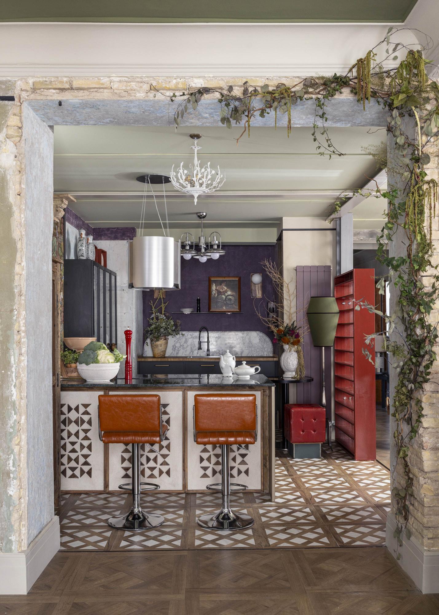 La cocina sigue la misma línea decorativa que el resto de la vivienda.