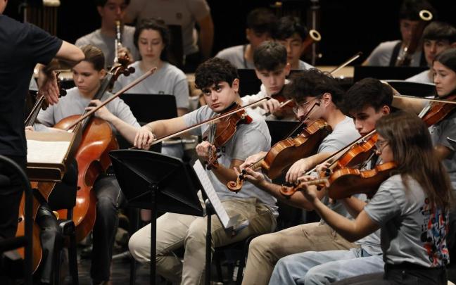 Jóvenes músicos con talento volverán a protagonizar el concierto que la EGO ofrecerá Baztartxo este sábado.