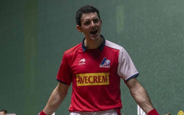 Peio Etxeberria-Zabaleta vencen a Altuna III-Martija en el Ogueta de Gasteiz (19-22). / Álex Larretxi Peio Etxeberria-Zabaleta vencen a Altuna III-Martija en el Ogueta de Gasteiz (19-22).