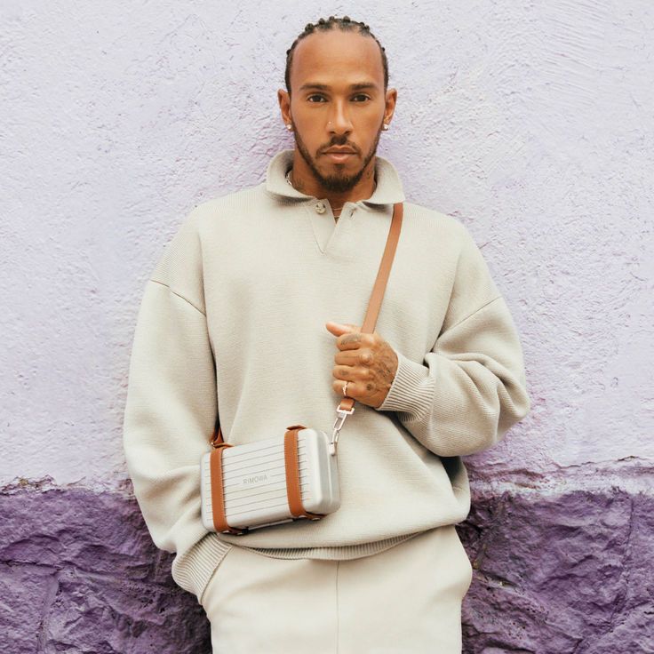 Lewis Hamilton con el bolso Rimowa