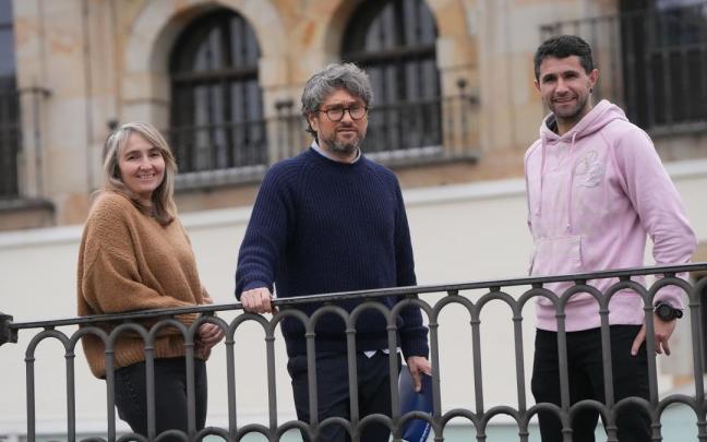 El portavoz jeltzale de Ordizia, Joseba Aranburu, en el centro.